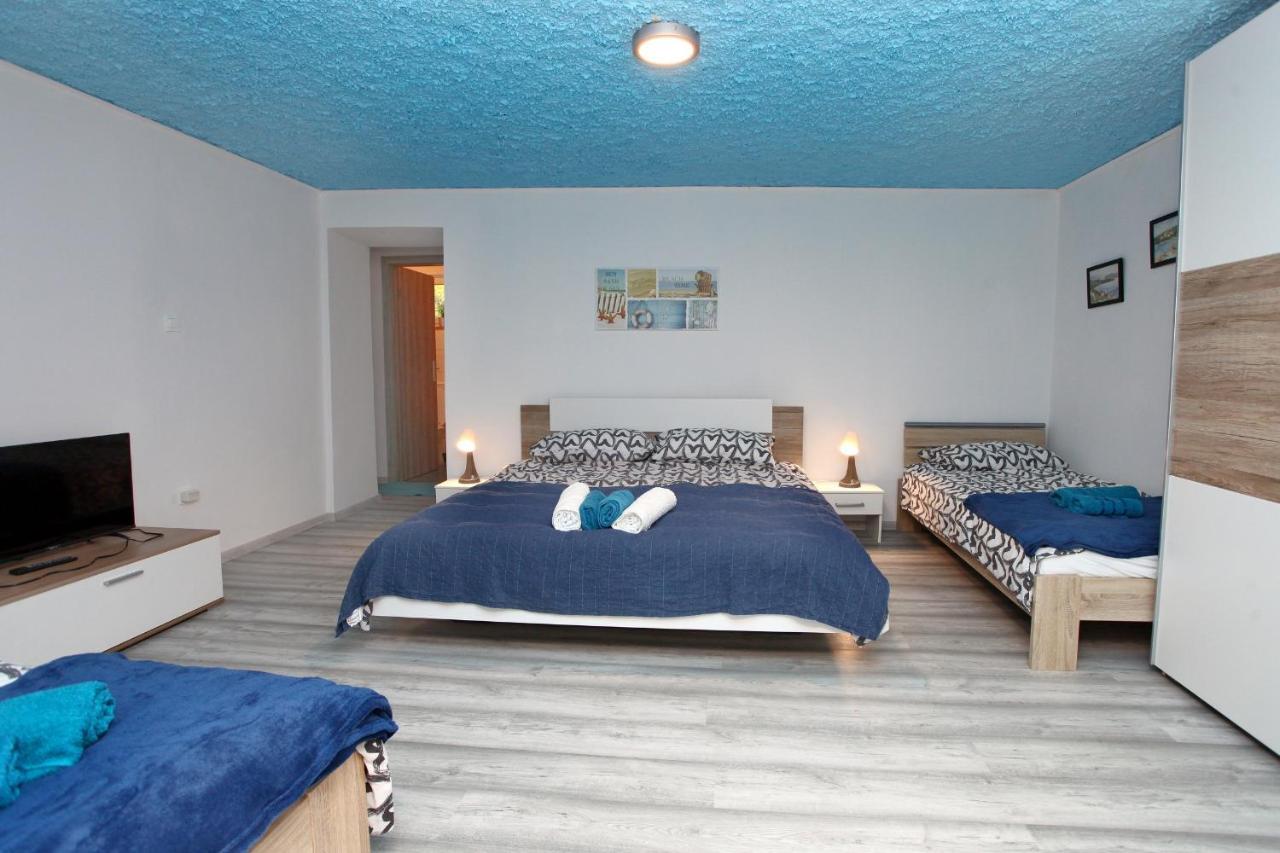Hilltop Apartments Red & Blue Порторож Екстериор снимка