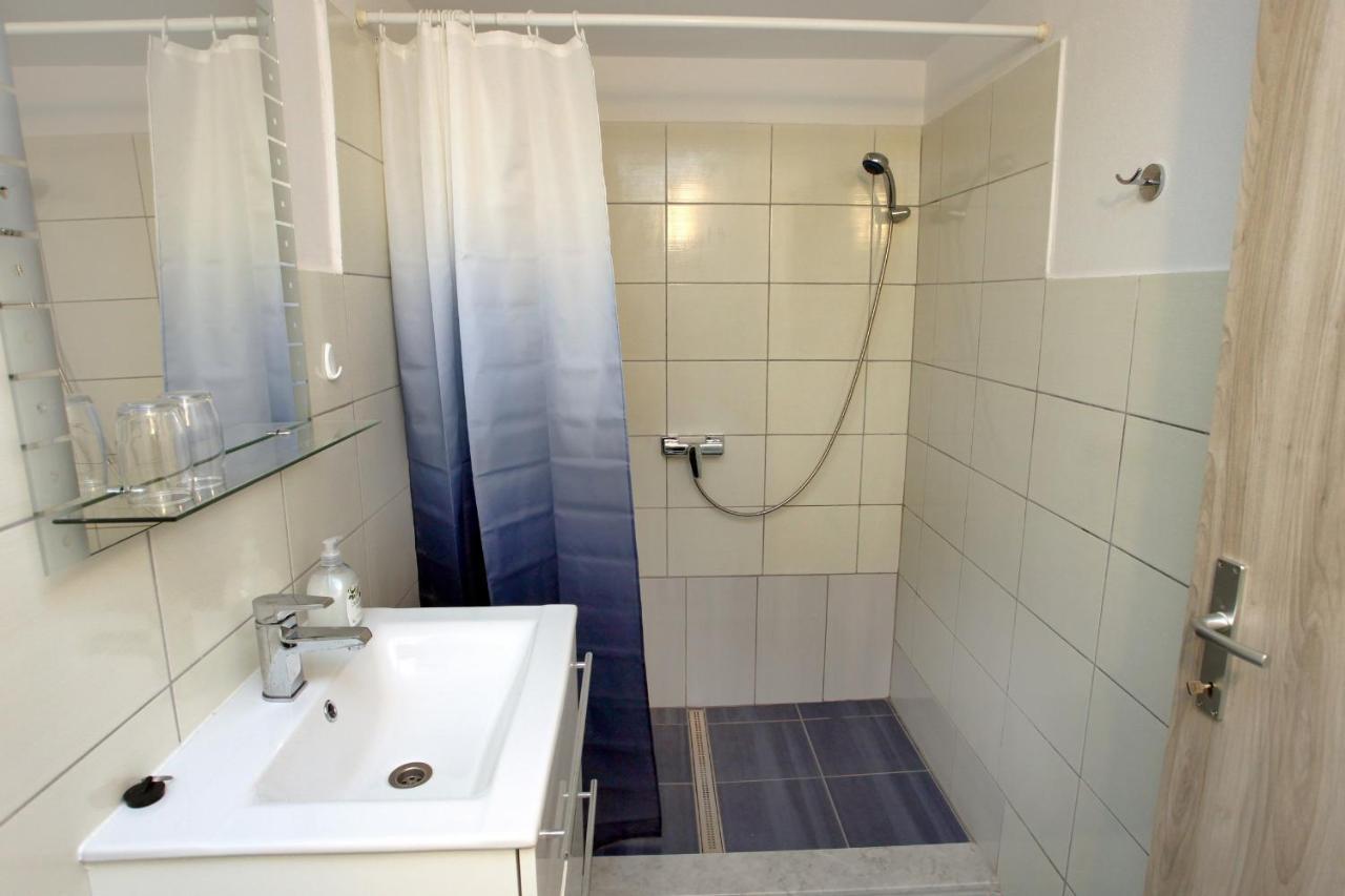 Hilltop Apartments Red & Blue Порторож Екстериор снимка