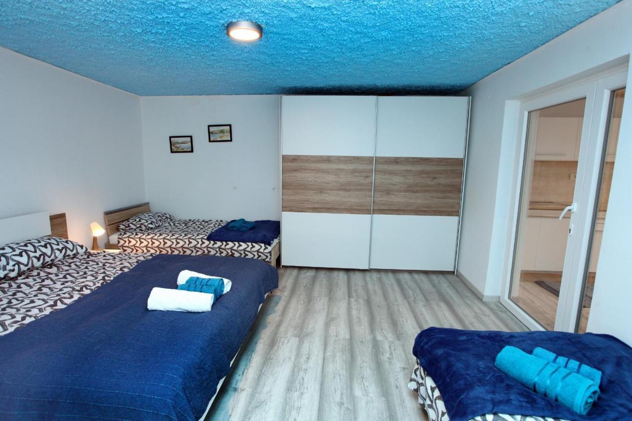 Hilltop Apartments Red & Blue Порторож Екстериор снимка