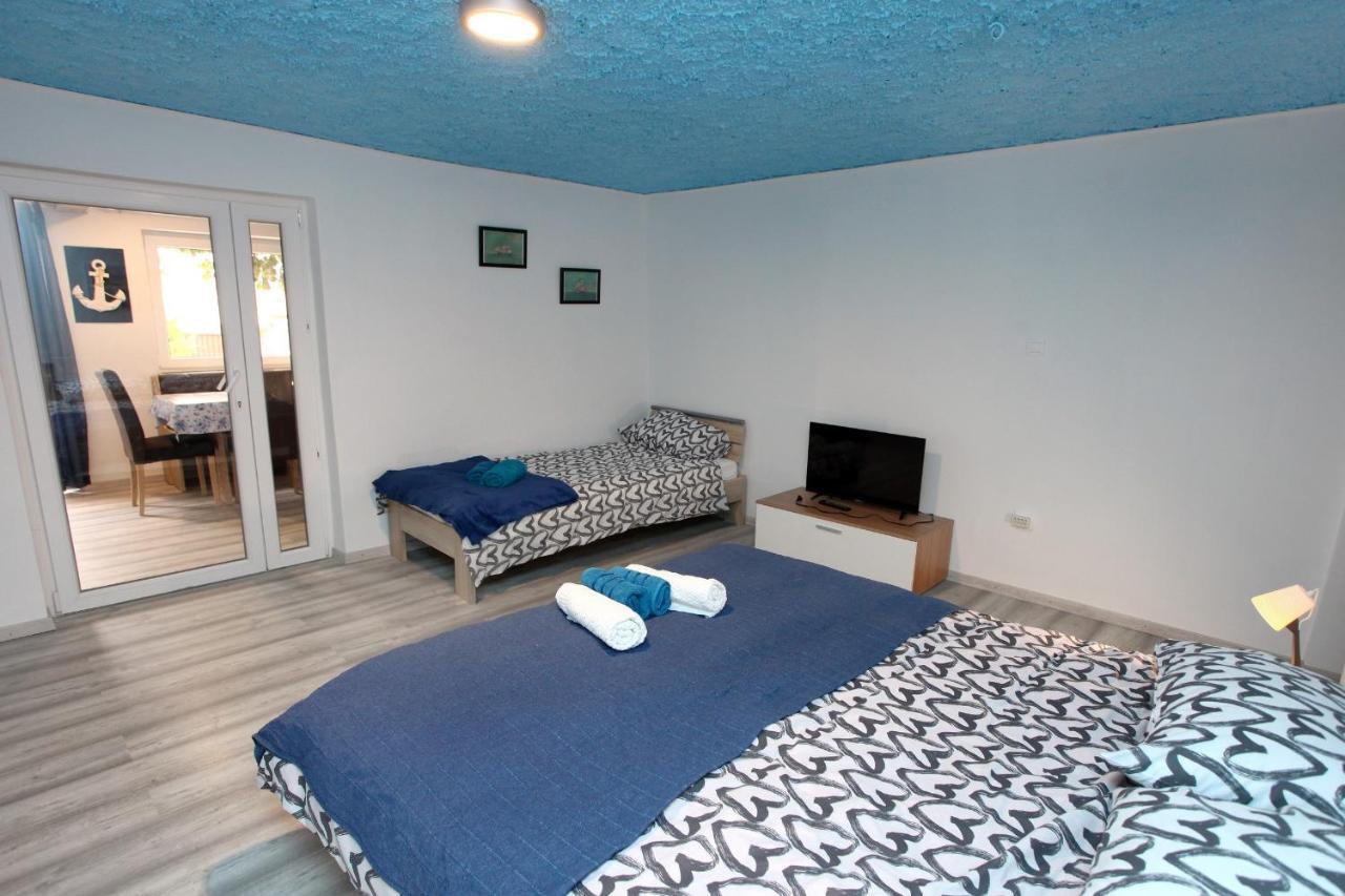 Hilltop Apartments Red & Blue Порторож Екстериор снимка